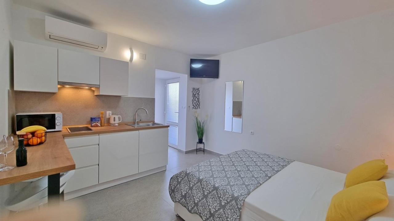 Apartmani Pavlovic Krk Town Kültér fotó