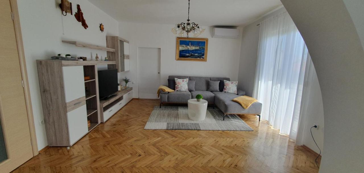 Apartmani Pavlovic Krk Town Kültér fotó